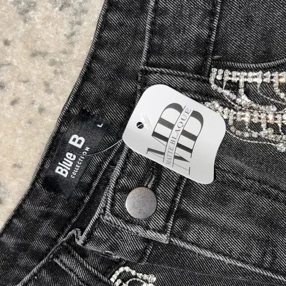 Matte Black Bedazzled shorts - Picture 2 of 2